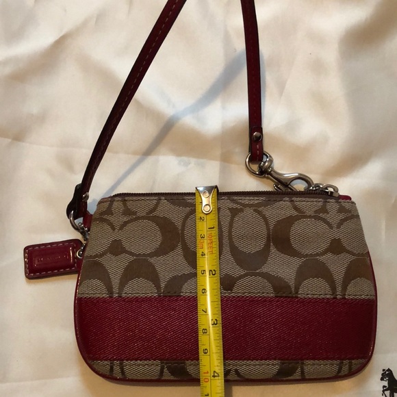❤️SOLD❤️: Coach Wristlet - Picture 5 of 6